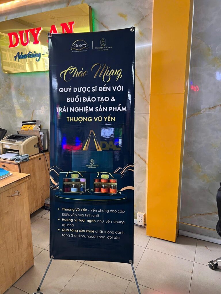 Standee