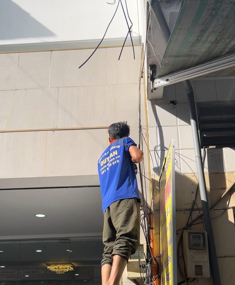 Sửa chữa biển hiệu