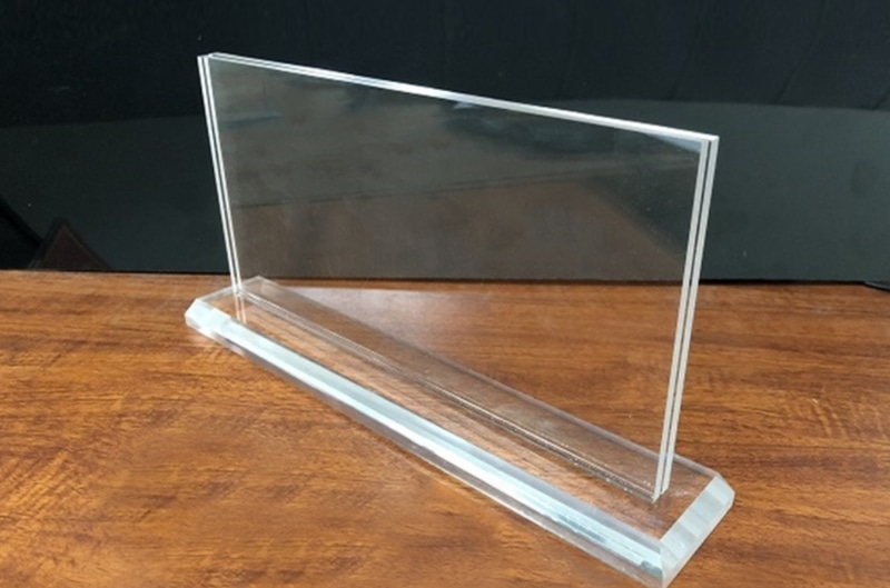 Bảng tên để bàn bằng mica