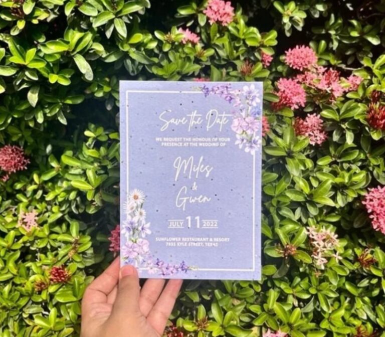 Những mẫu thiệp cưới vuông đẹp, sang trọng