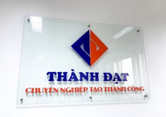 Bảng hiệu Mica dán Decal màu