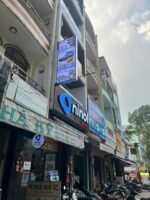 Ninol – bảng hiệu chữ nổi Mica và hộp đèn
