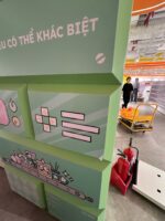 Oh! Some – bảng hiệu, nội thất và POSM