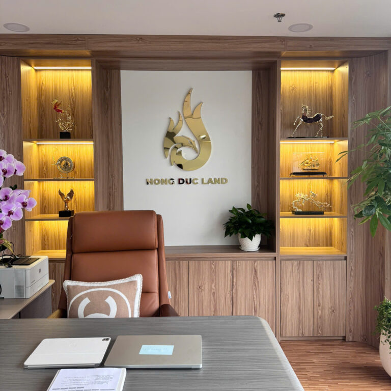 LOGO CHỮ NỔI INOX VÀNG GƯƠNG – HỒNG ĐỨC LAND