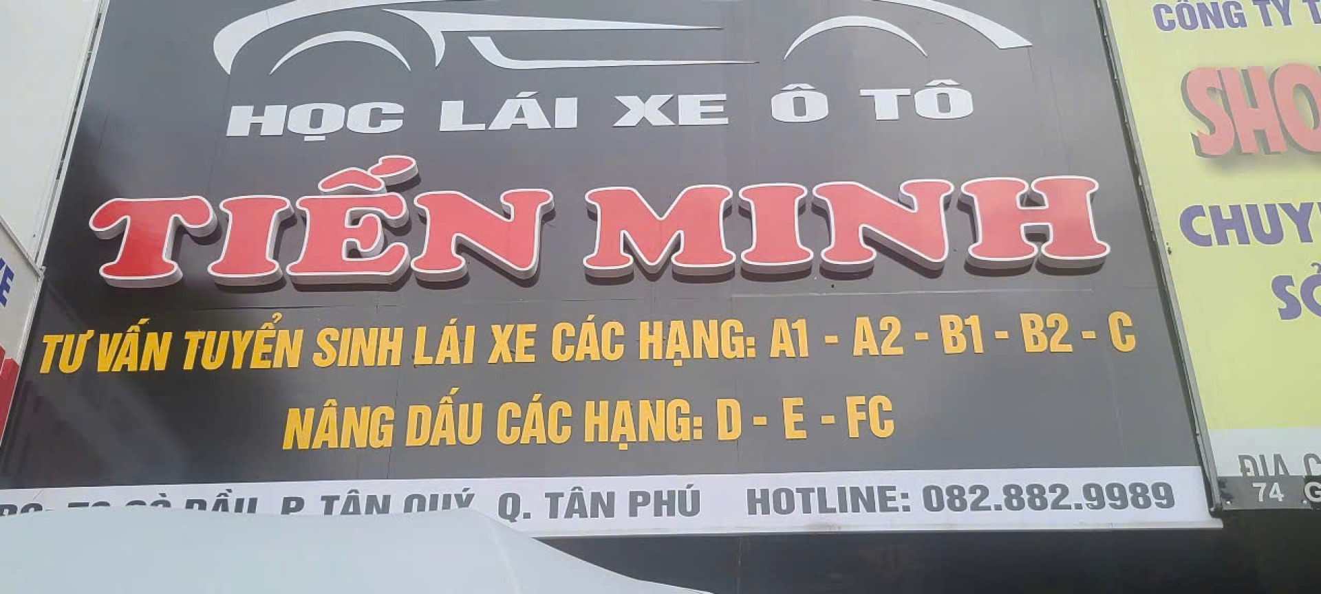 Tiến Minh – Bảng hiệu dạy lái xe