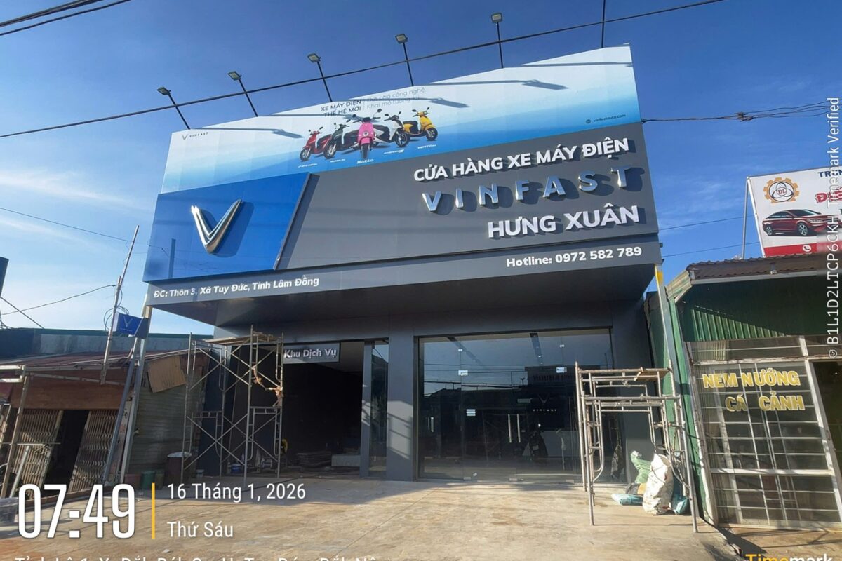 Bảng hiệu showroom VinFast Hùng Xuân Đắk Nông