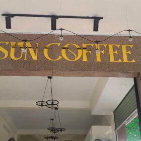 Sun Coffee – Bộ logo Mica trang trí