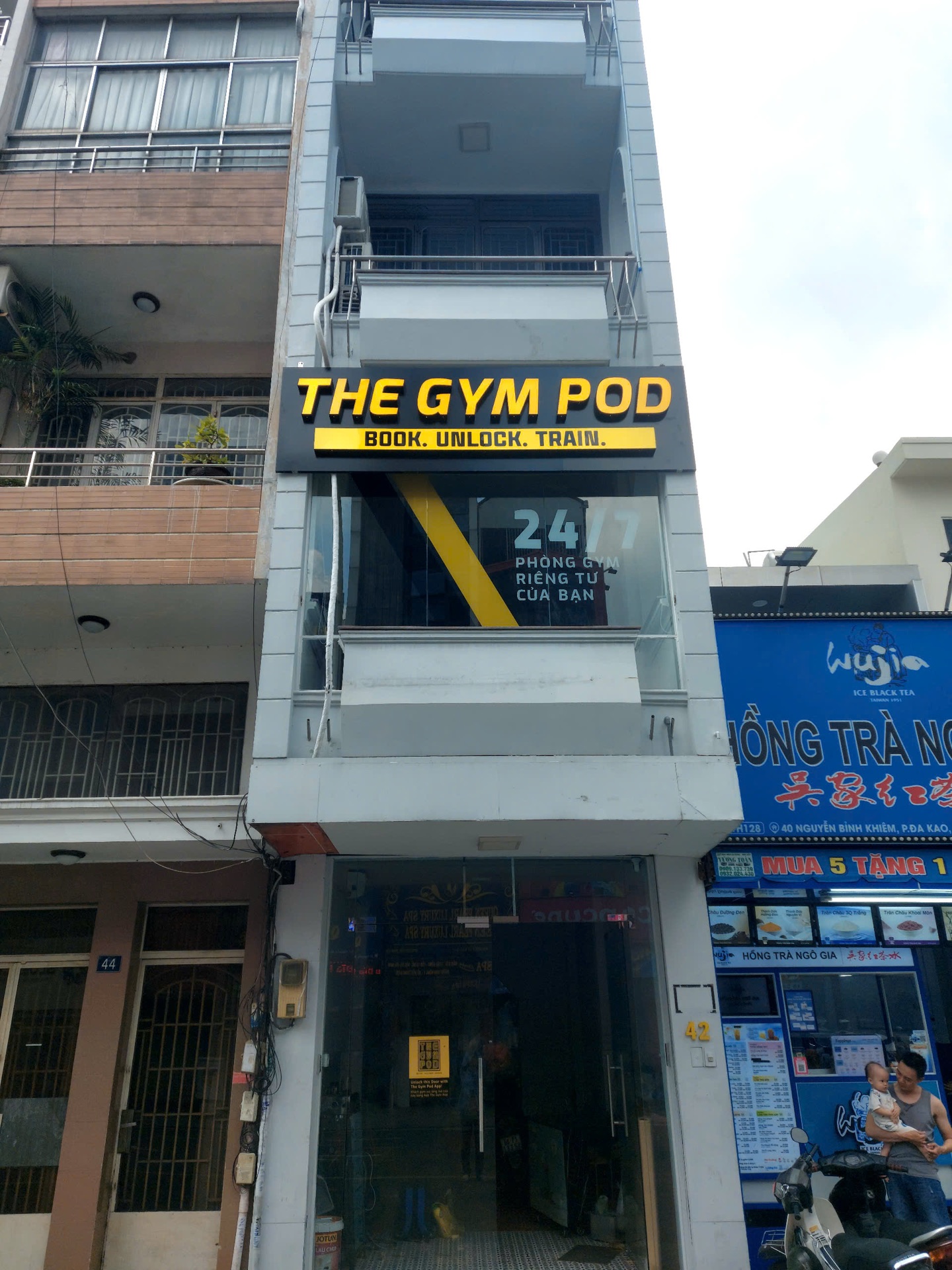 The Gym Pod – Bảng hiệu mặt tiền