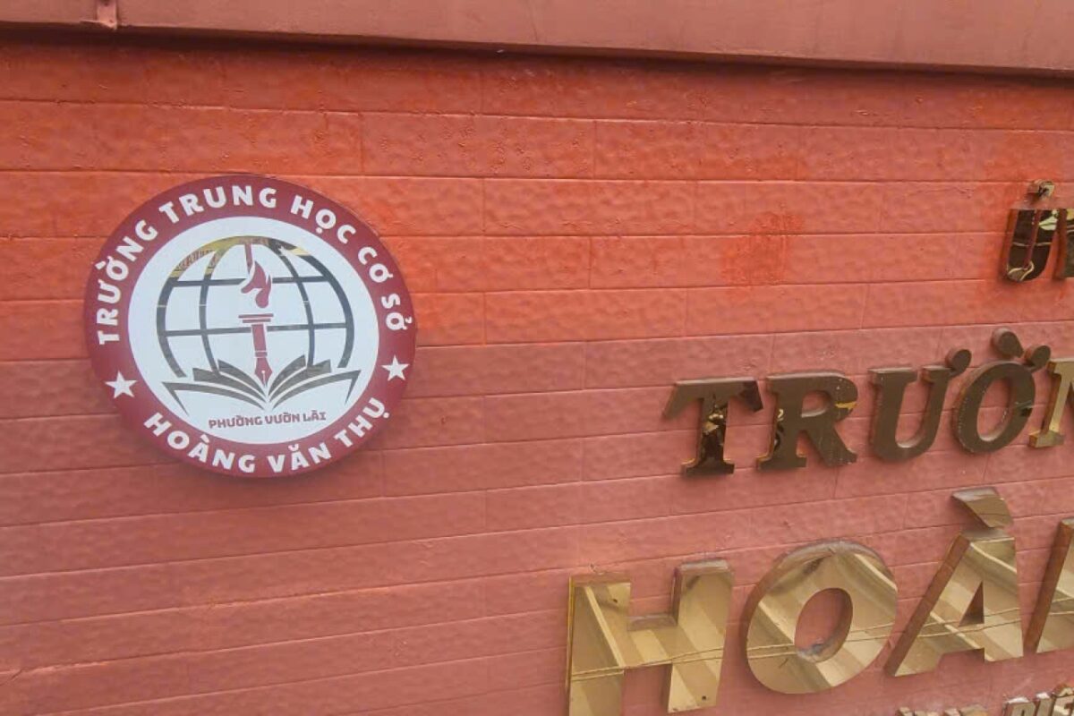 Logo và chữ nổi Trường Hoàng Văn Thụ