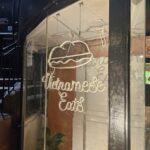 Saigon Eats – Logo dây đèn LED