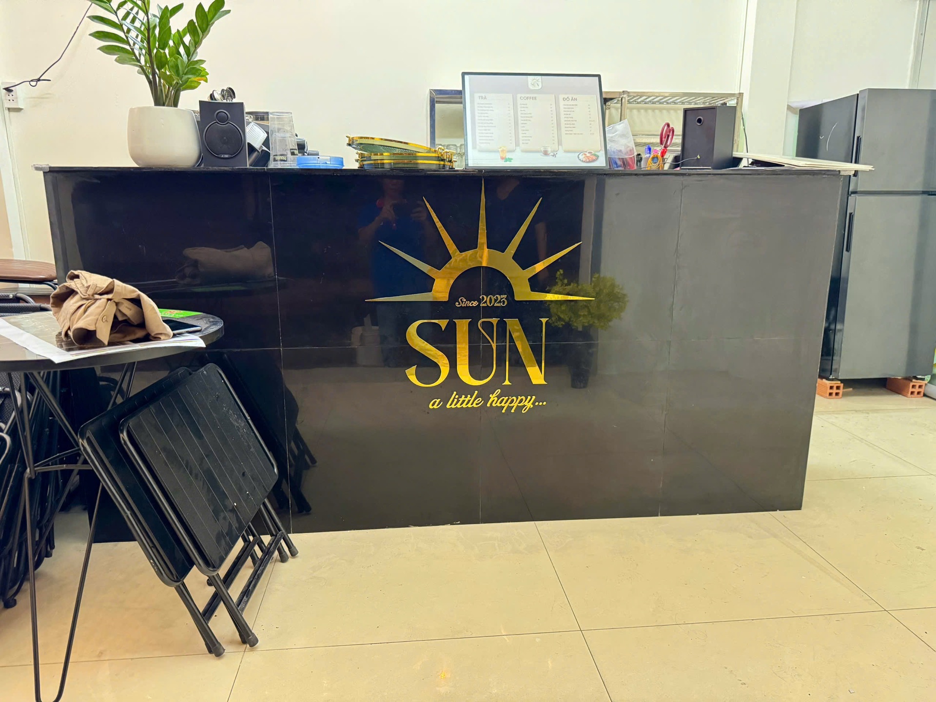 Sun Coffee – Bộ logo Mica trang trí