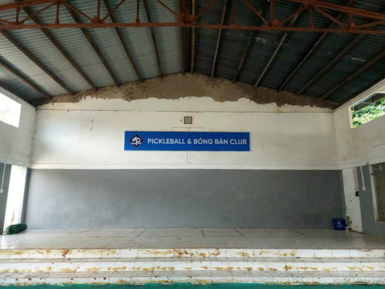 Pickleball & Bóng bàn Club – Bảng hiệu Hiflex