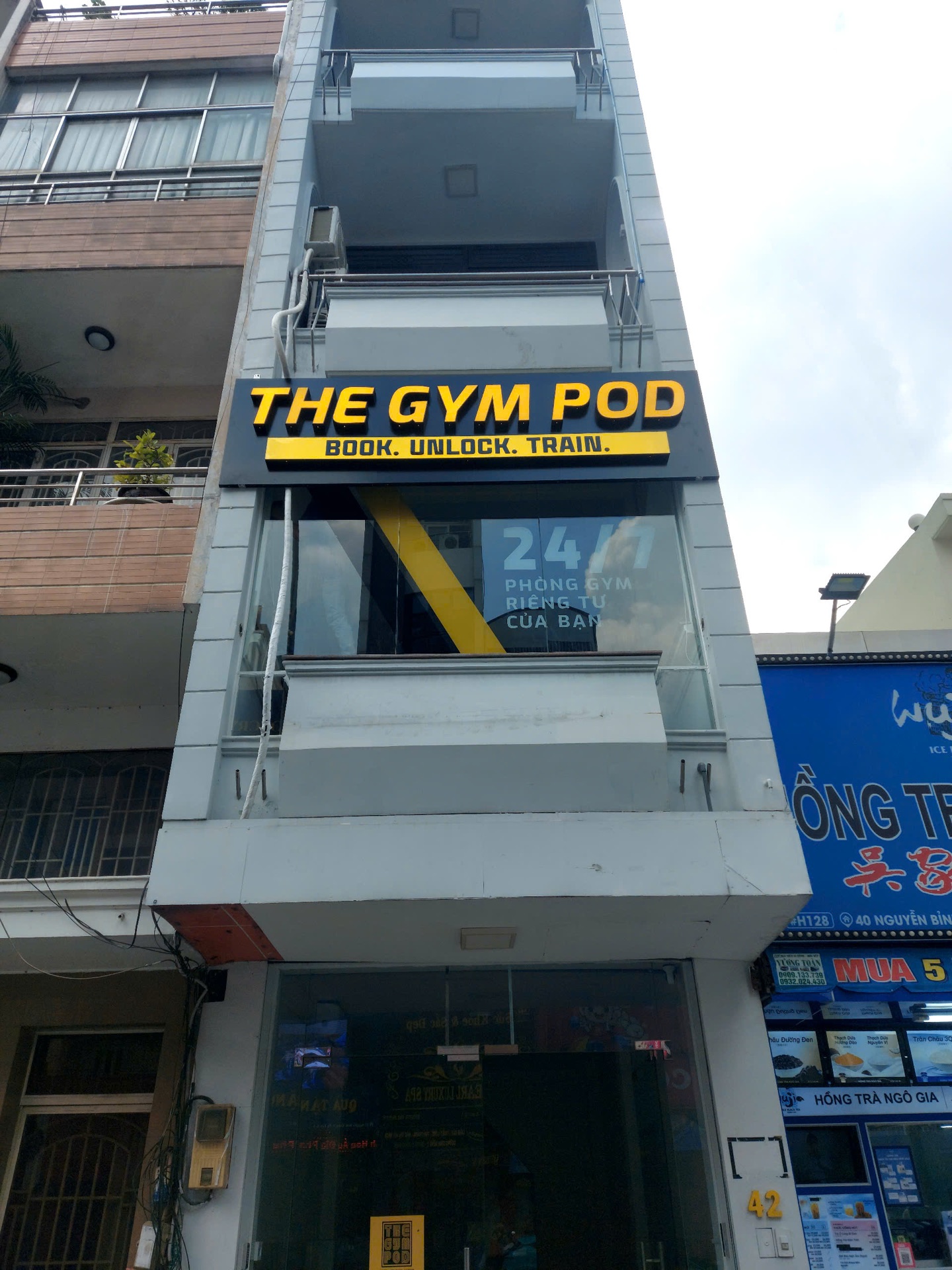 The Gym Pod – Bảng hiệu mặt tiền