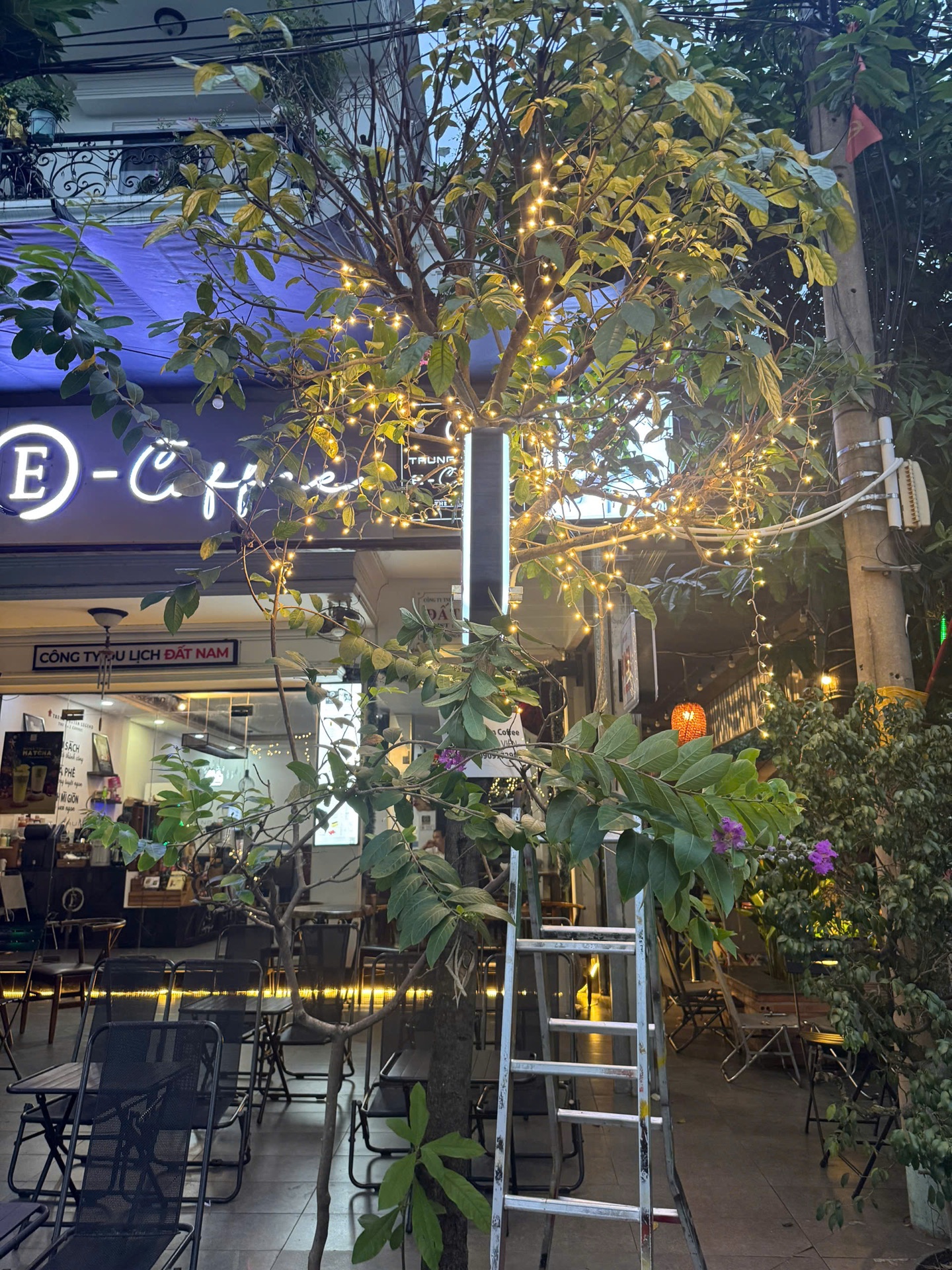 Thu Âm Sài Gòn – Hộp đèn Mica