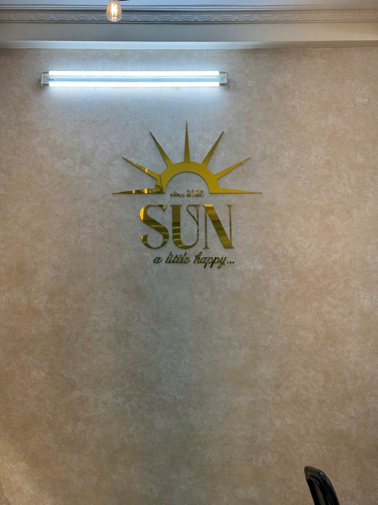Sun Coffee – Bộ logo Mica trang trí