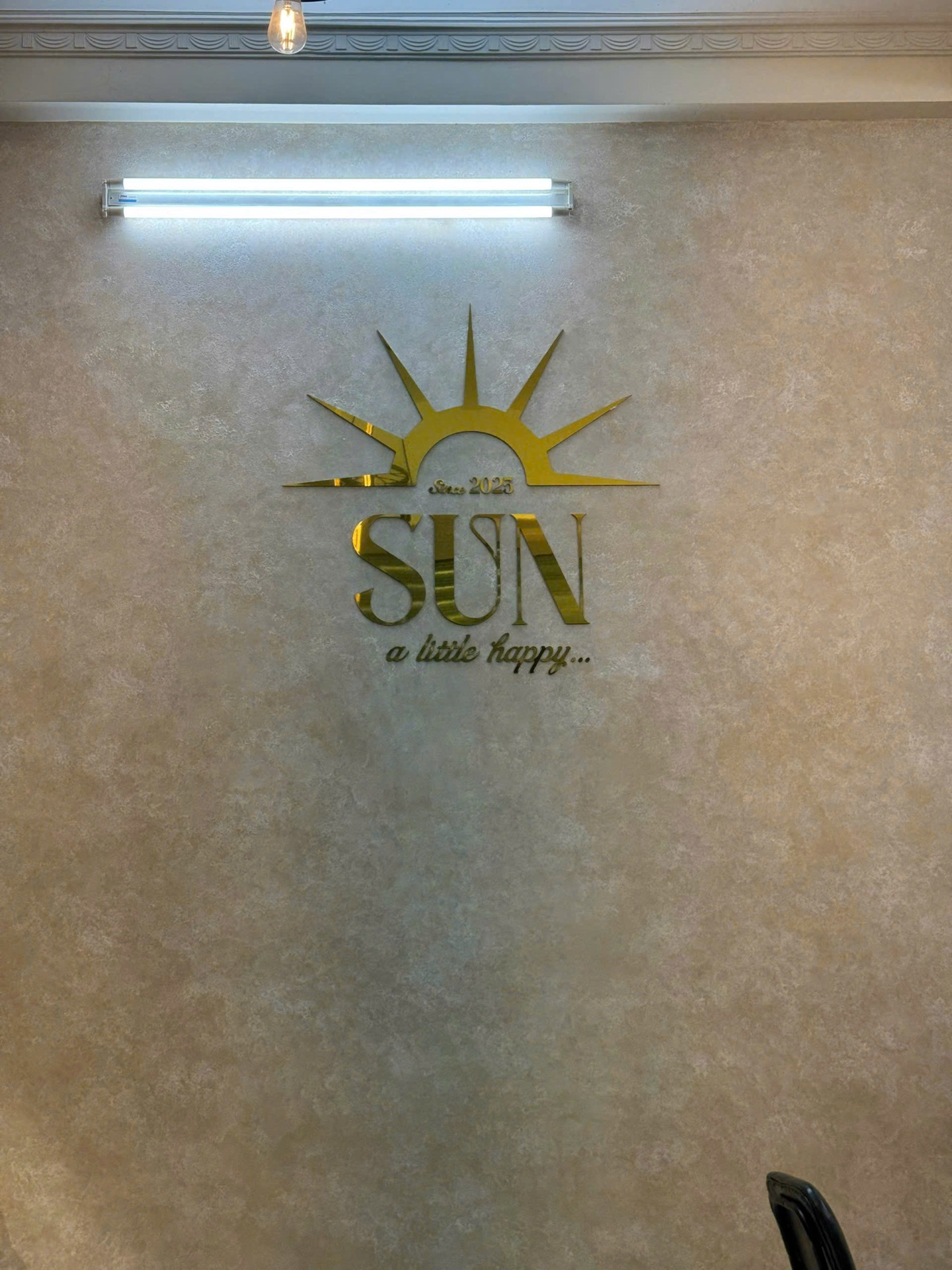 Sun Coffee – Bộ logo Mica trang trí