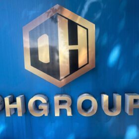OHG Group – logo chữ nổi Mica