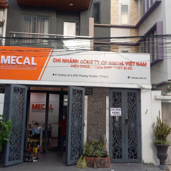 Mecal – bảng hiệu công ty mặt tiền