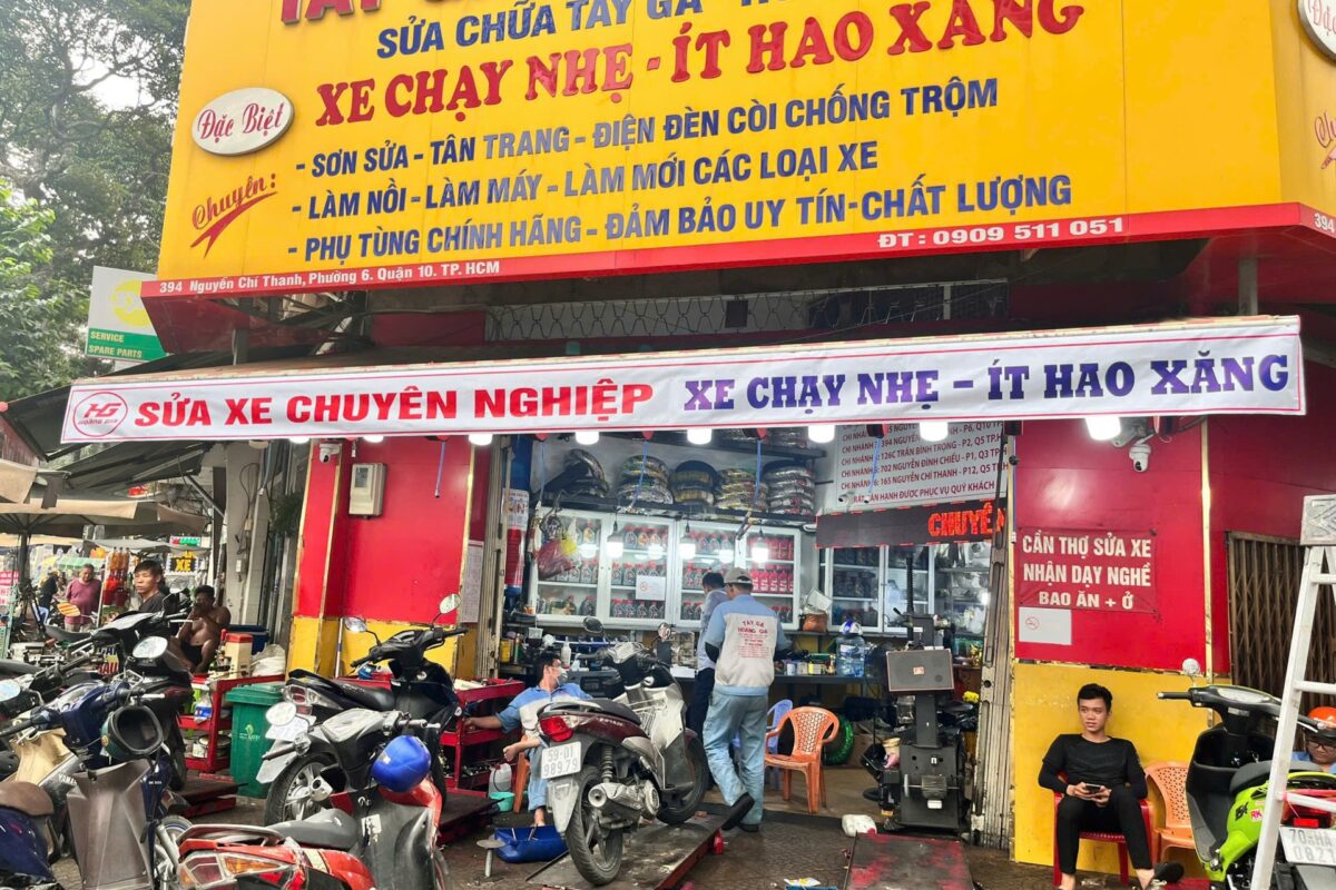 Bộ bảng hiệu cửa hàng xe máy Tay Ga Hoàng Gia