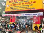 Tay Ga Hoàng Gia – Bộ bảng hiệu cửa hàng