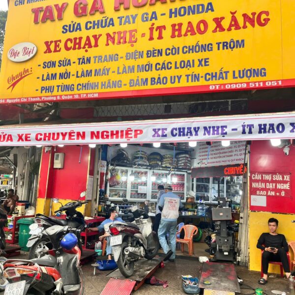 Tay Ga Hoàng Gia – Bộ bảng hiệu cửa hàng