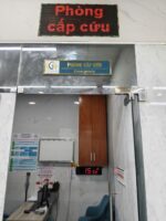 Việt Healthcare – Bộ bảng hiệu & decal