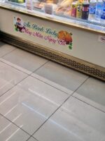Ăn Bánh Lucky – decal quầy trưng bày