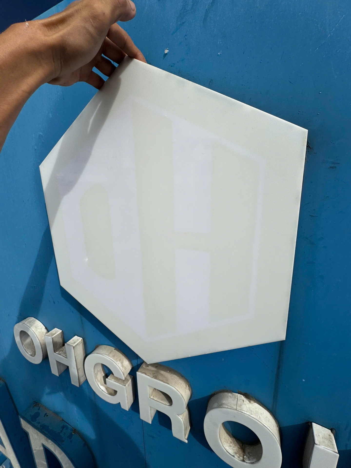 OHG Group – logo chữ nổi Mica