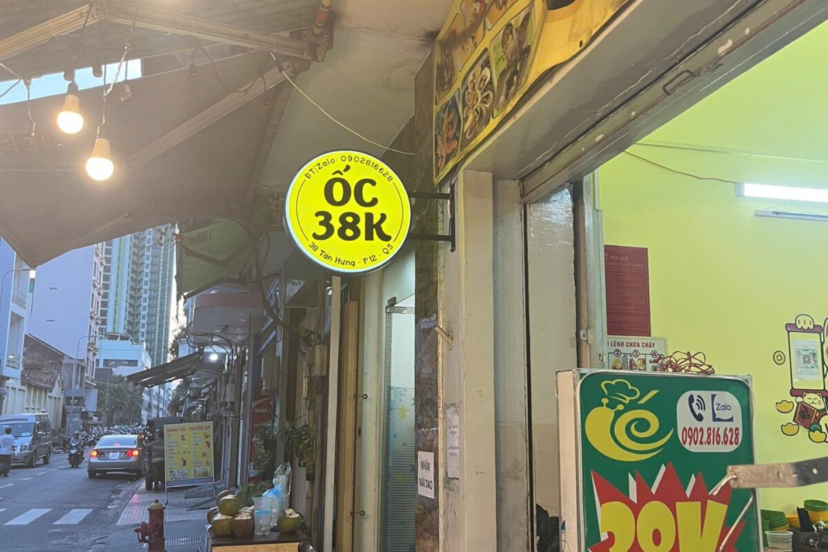 Hộp đèn Mica quảng cáo sáng đều