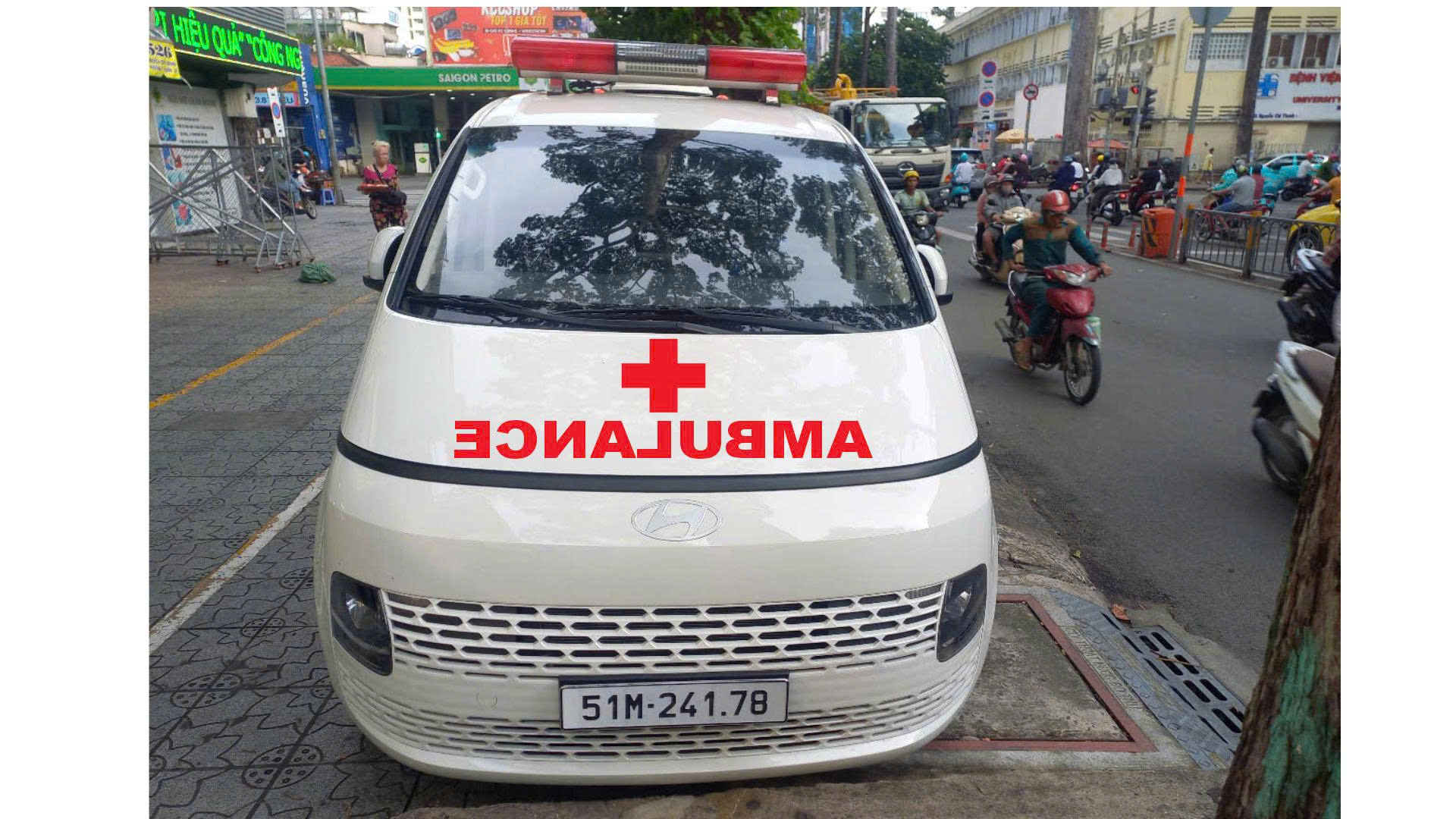 Việt Healthcare – Bộ bảng hiệu & decal