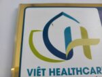 Việt Healthcare – Bộ bảng hiệu & decal