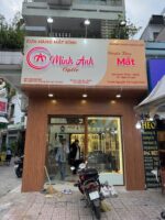 Mắt Kính Minh Anh – bảng hiệu chữ nổi