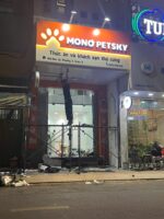 Mono PetSky – bảng hiệu mặt tiền