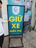 Việt Healthcare – Bộ bảng hiệu & decal