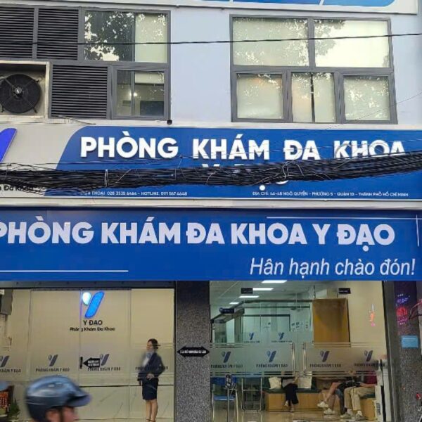 Phòng khám Y Đạo – bảng hiệu Alu và decal