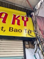 Mỳ Sườn Tân Hoa Ký – bảng hiệu và decal