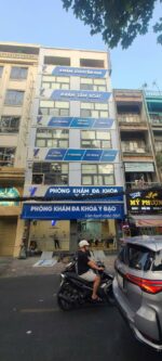 Phòng khám Y Đạo – bảng hiệu Alu và decal