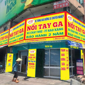 Nồi Tay Ga 900K – bảng hiệu và decal chuỗi cửa hàng