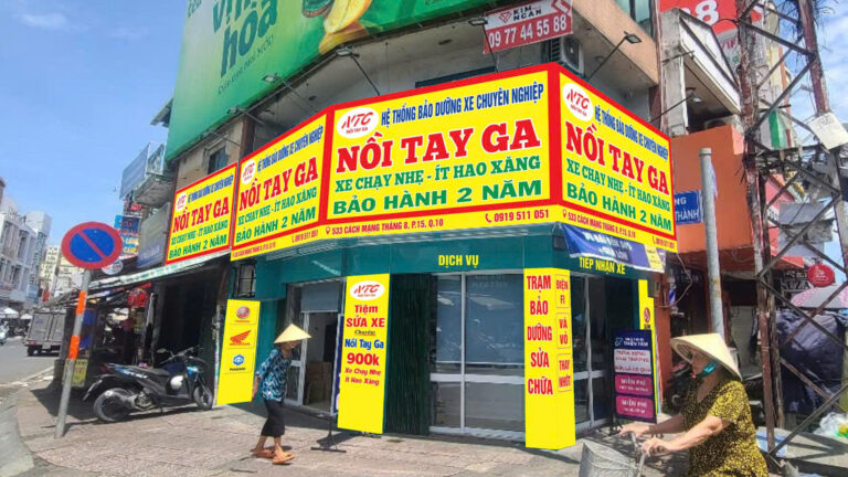 Nồi Tay Ga 900K – Bộ bảng hiệu & decal chuỗi cửa hàng