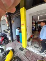 Nồi Tay Ga 900K – bảng hiệu và decal chuỗi cửa hàng