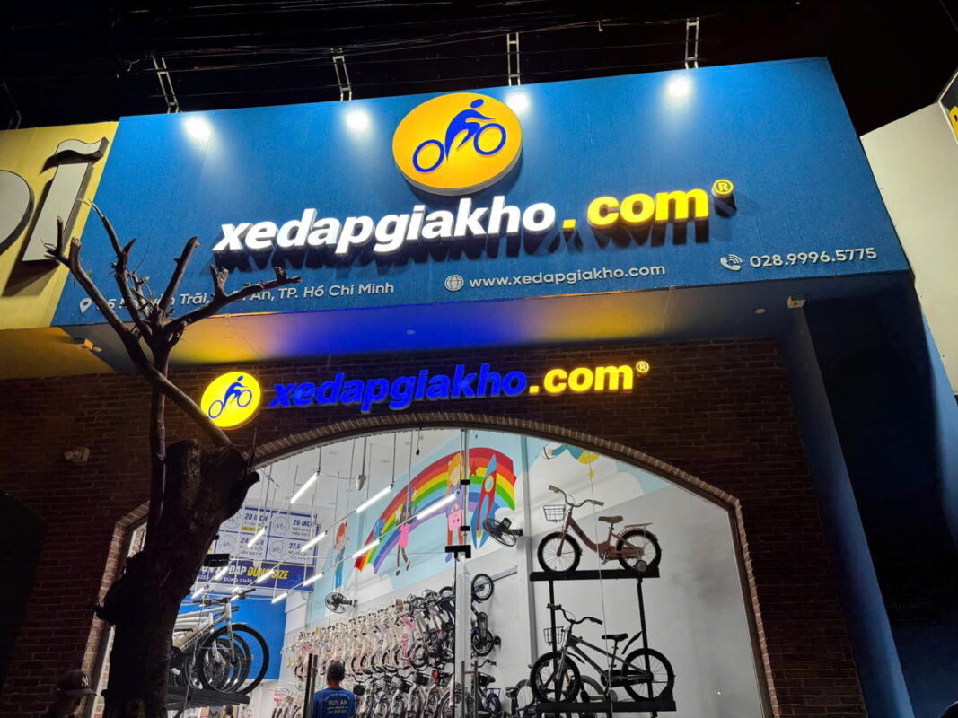 Thi công bảng hiệu logo mica LED cho chuỗi cửa hàng Xe Đạp Giá Kho