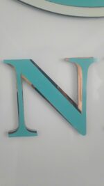 Chi tiết chữ nổi kim loại Bonboz Clinic