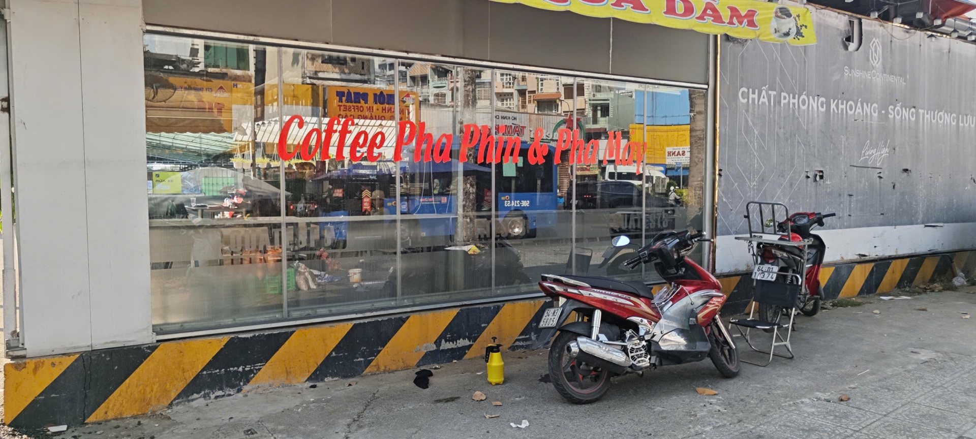 Hiện trạng mặt tiền trước thi công bảng hiệu Brio
