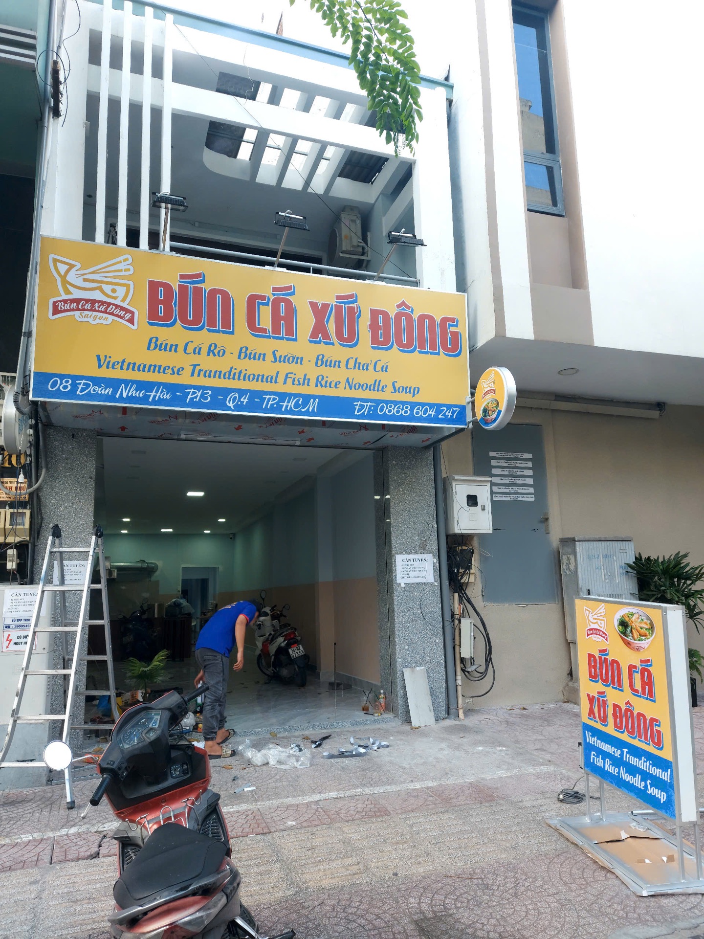 Bảng hiệu và không gian Bún cá Xứ Đông sau thi công – ảnh 7