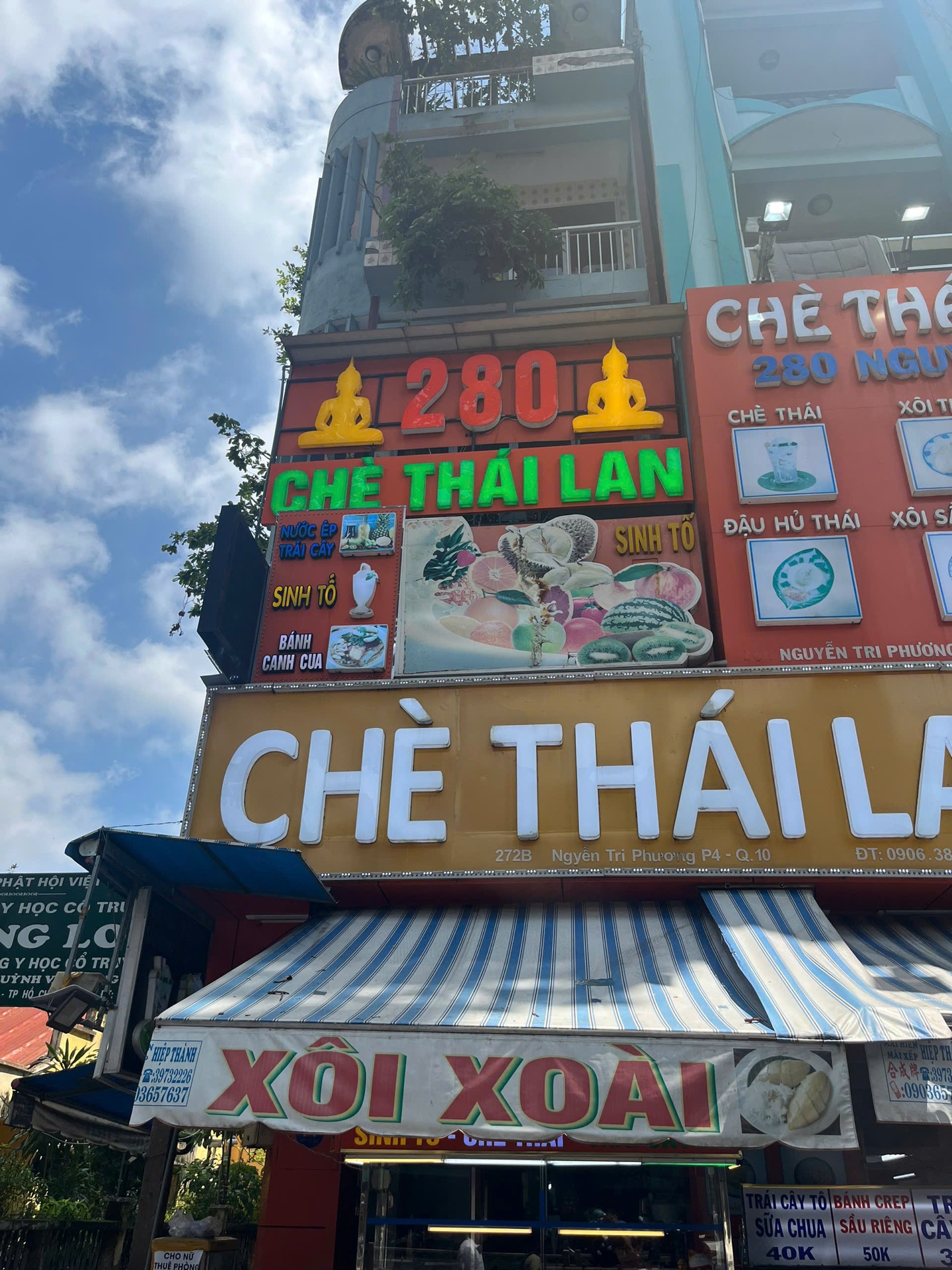 Chi tiết bảng hiệu mặt tiền Chè Thái Lan