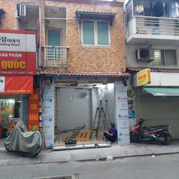 Hiện trạng mặt tiền ChuốiChiên.com trước khi thi công bảng hiệu