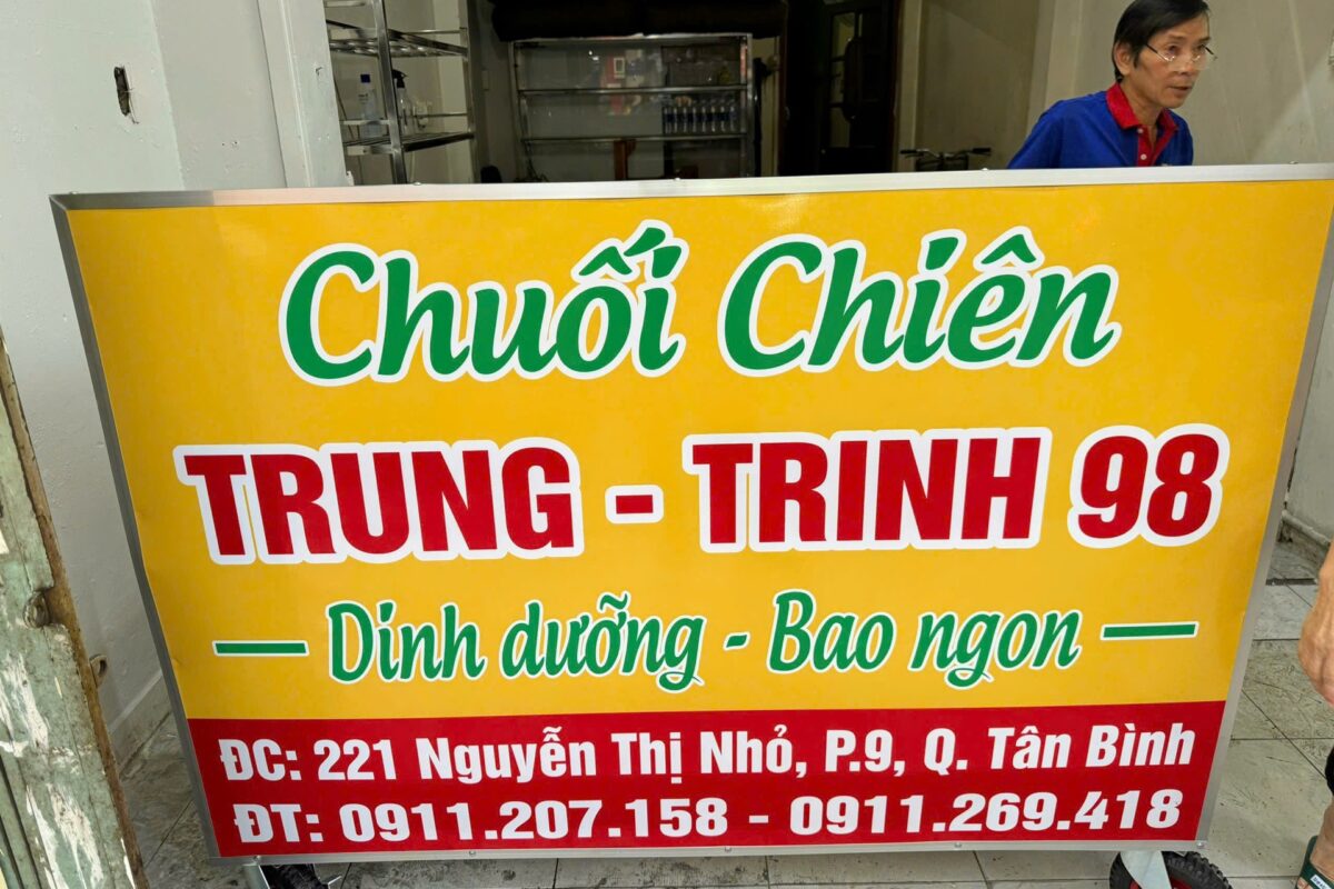 Hộp đèn quảng cáo Chuối Chiên Trứng Trịnh