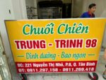 Mặt trước hộp đèn LED Chuối Chiên Trung Trinh hoàn thiện