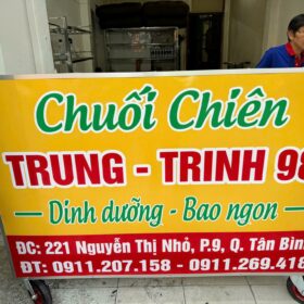 Mặt trước hộp đèn LED Chuối Chiên Trung Trinh hoàn thiện
