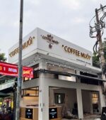 Bảng hiệu và logo Coffee Muối trong quá trình hoàn thiện – ảnh 3